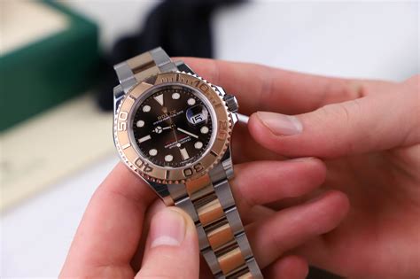 do you have to wind rolex watches|how to manually wind Rolex.